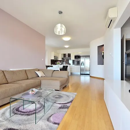San Monte Apartment *