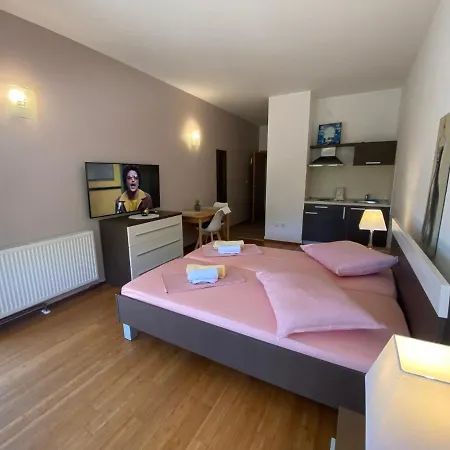 San Monte Apartment *