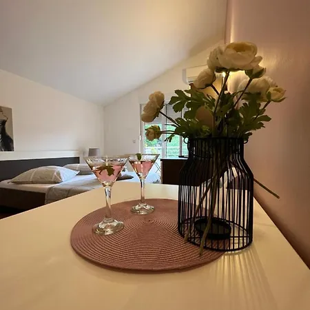 San Monte Apartment *